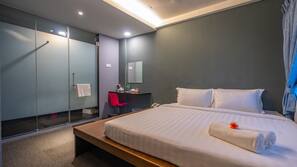 In-room safe, desk, laptop workspace, blackout curtains