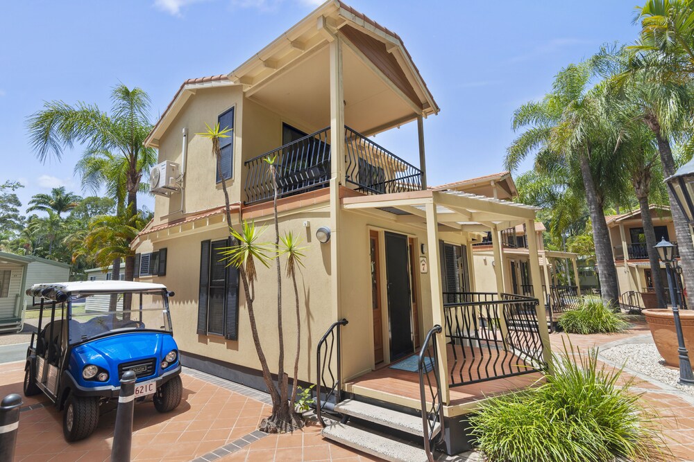 Ashmore Palms Holiday Village in Gold Coast Best Rates & Deals on Orbitz