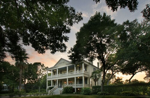 Check Expedia for Availability of Noble Inns