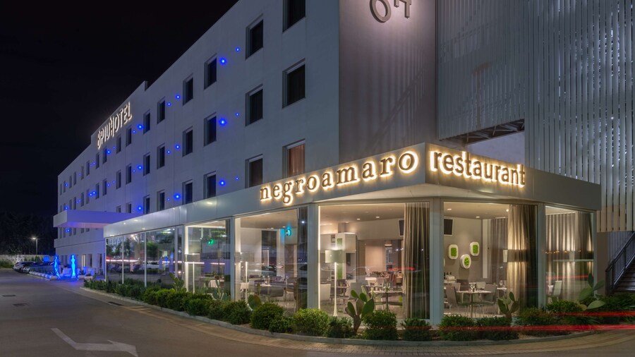 8Piuhotel