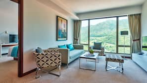 In-room safe, desk, iron/ironing board, free WiFi