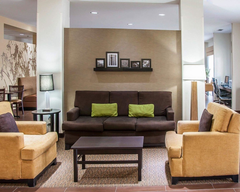 Top 10 Hotels With Hot Tub In Bismarck, North Dakota Trip101