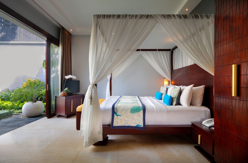 View Seminyak Icon – By Karaniya Experience Gif