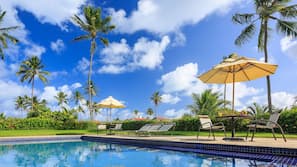 Indoor pool, 6 outdoor pools, pool umbrellas, pool loungers