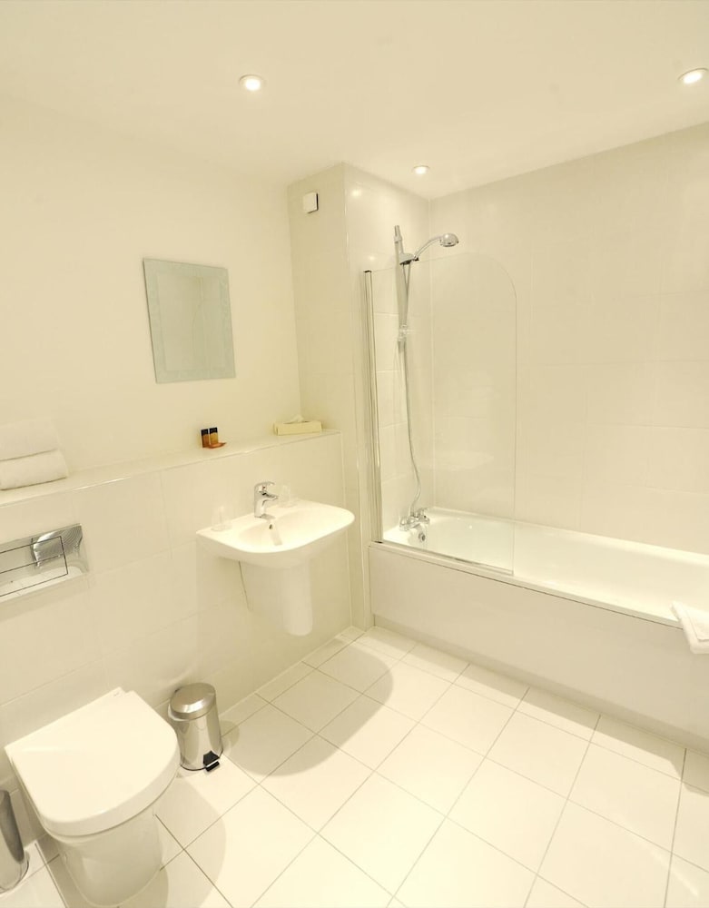 PREMIER SUITES PLUS Bristol Cabot Circus