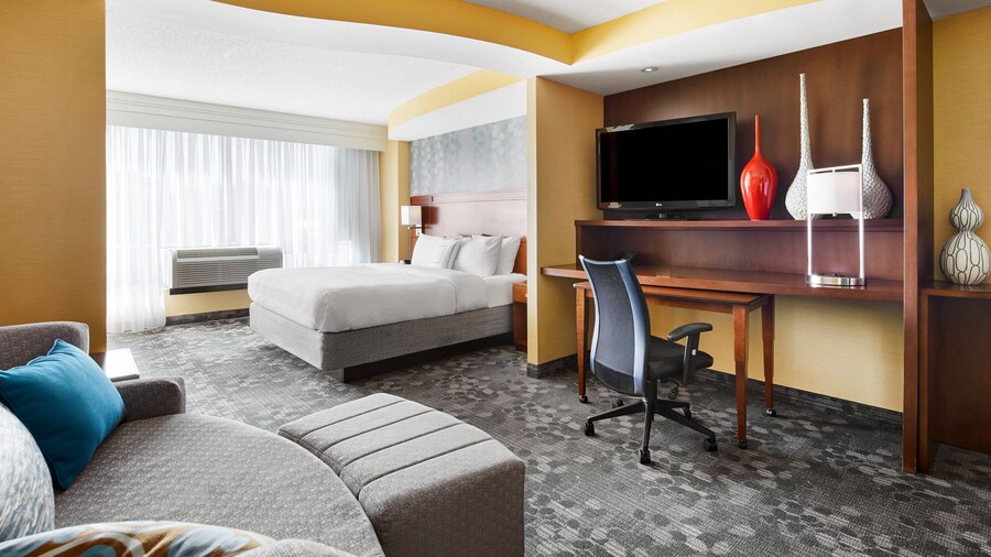 Courtyard by Marriott Newark Downtown