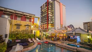 2 outdoor pools