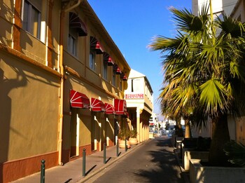 Hotel Tanagra Reviews Photos Rates Ebookerscom