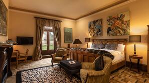 Hypo-allergenic bedding, in-room safe, individually decorated