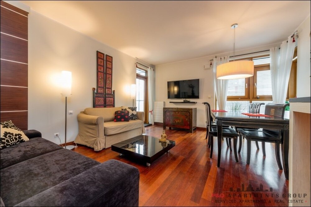 Польские квартиры в варшаве фото. Квартиры в варшаве. Варшава улица электоральная. Варшава жильё. Апартаменты в варшаве.