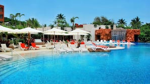 3 outdoor pools, pool umbrellas