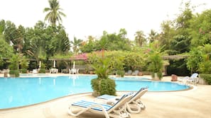 Outdoor pool, open 7 AM to 7 PM, sun loungers