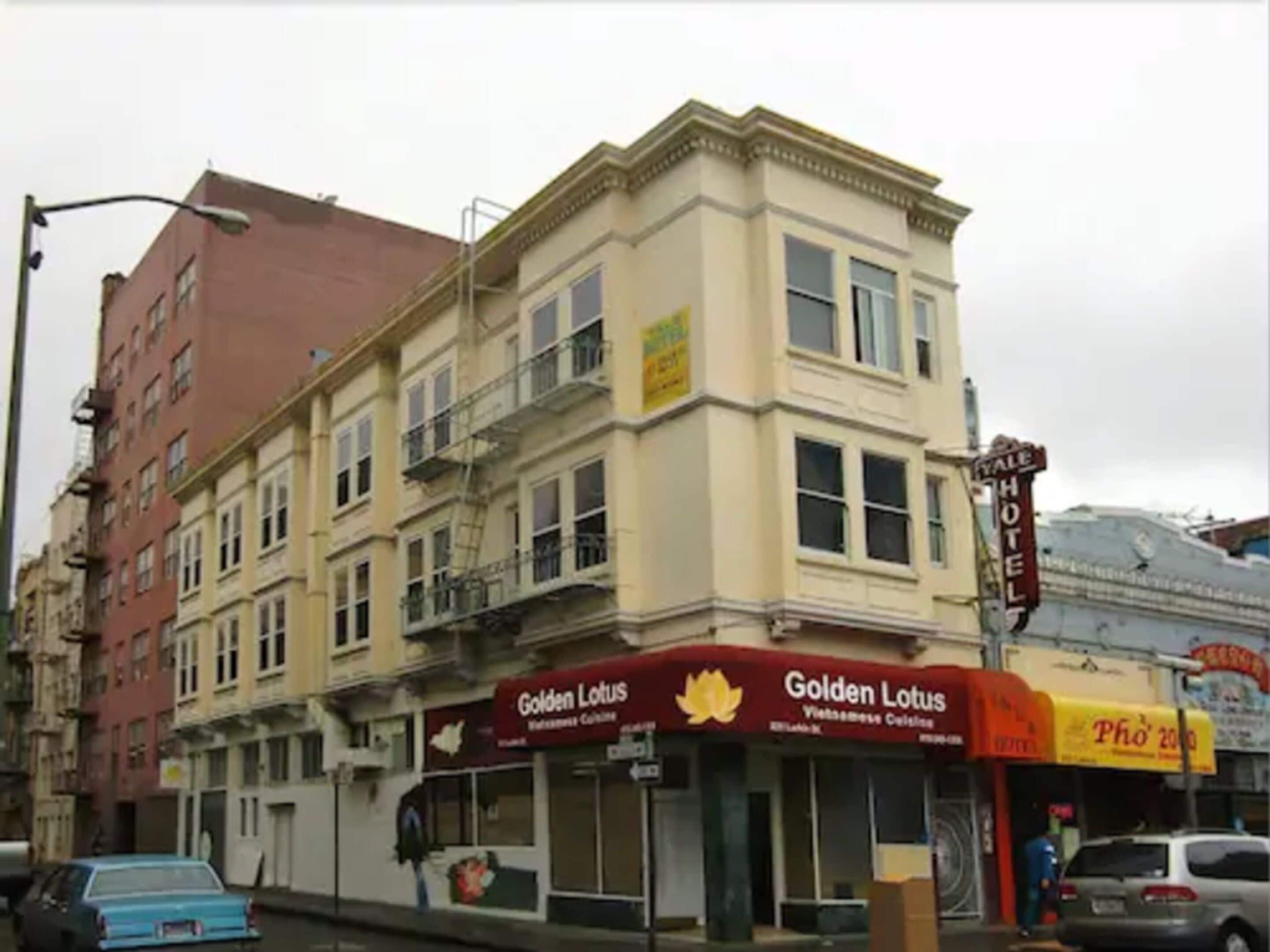 Yale Hotel