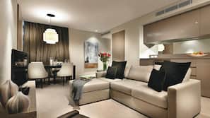 Hypo-allergenic bedding, minibar, in-room safe, individually furnished