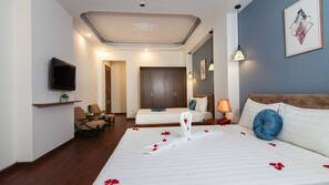 Premium bedding, minibar, in-room safe, desk