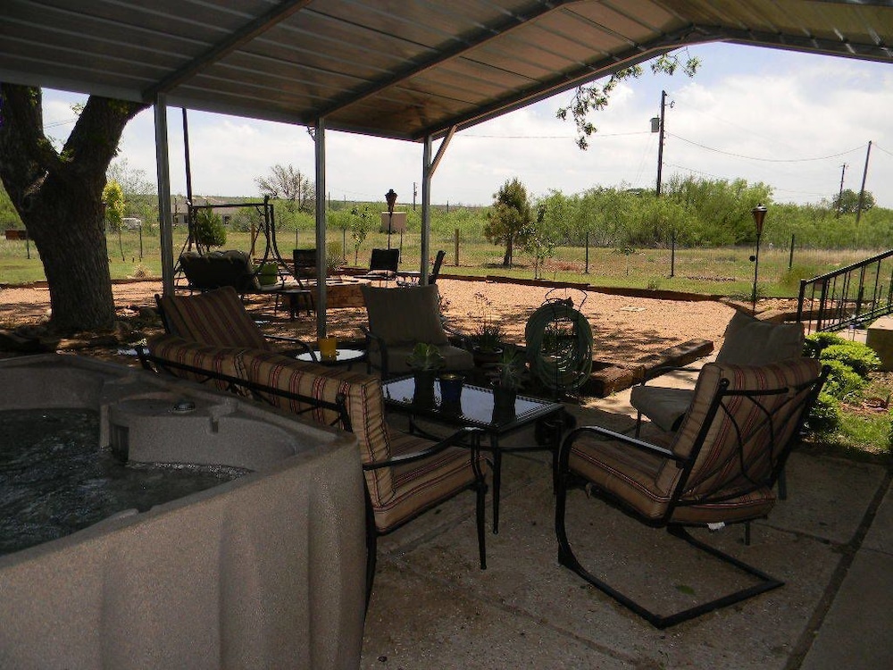 Vara Guest House In Midland Hotel Rates Reviews On Orbitz