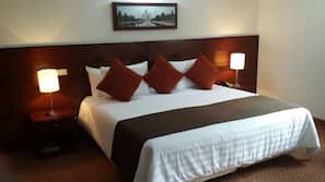 Hypo-allergenic bedding, down duvet, minibar, in-room safe