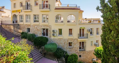 Apartaments AR Monjardí