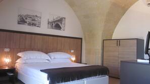 Minibar, una cassaforte in camera, culle/letti per bambini (gratuiti)