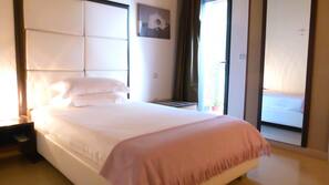 Minibar, una cassaforte in camera, culle/letti per bambini (gratuiti)