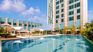 Outdoor pool, pool loungers