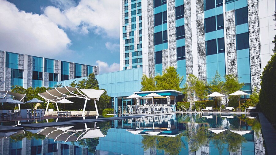 Crimson Hotel Filinvest City Manila