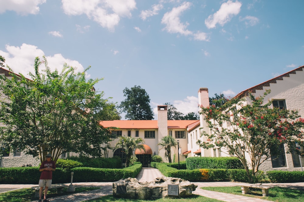 The Lodge at Wakulla Springs in Crawfordville Best Rates & Deals on