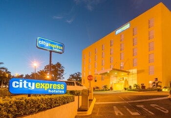 City Express San Jose Airport