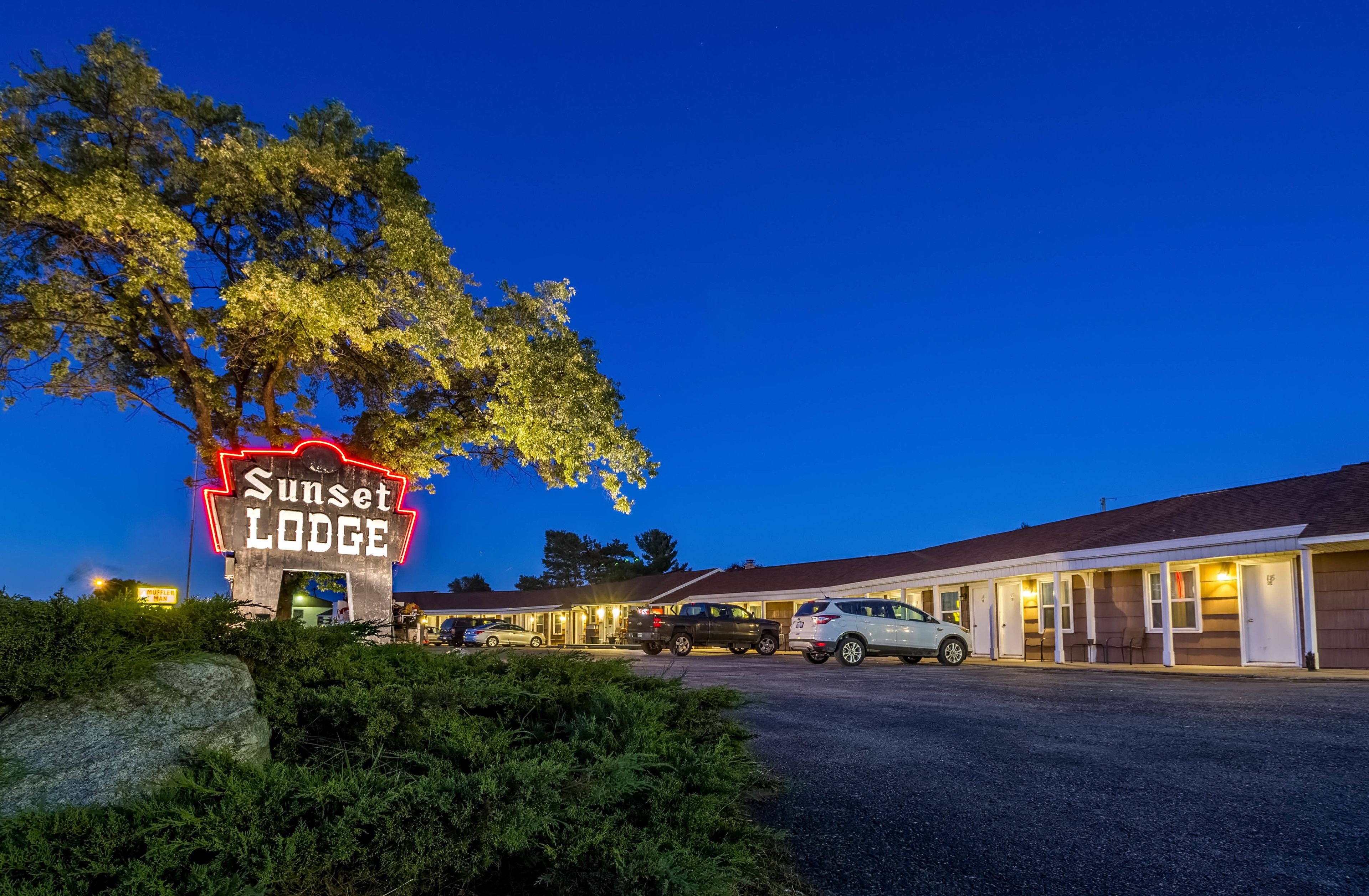 Sunset Lodge Escanaba In Escanaba Mi Expedia