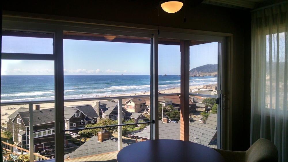 Hallmark Resort - Cannon Beach: 2019 Room Prices $169 ...