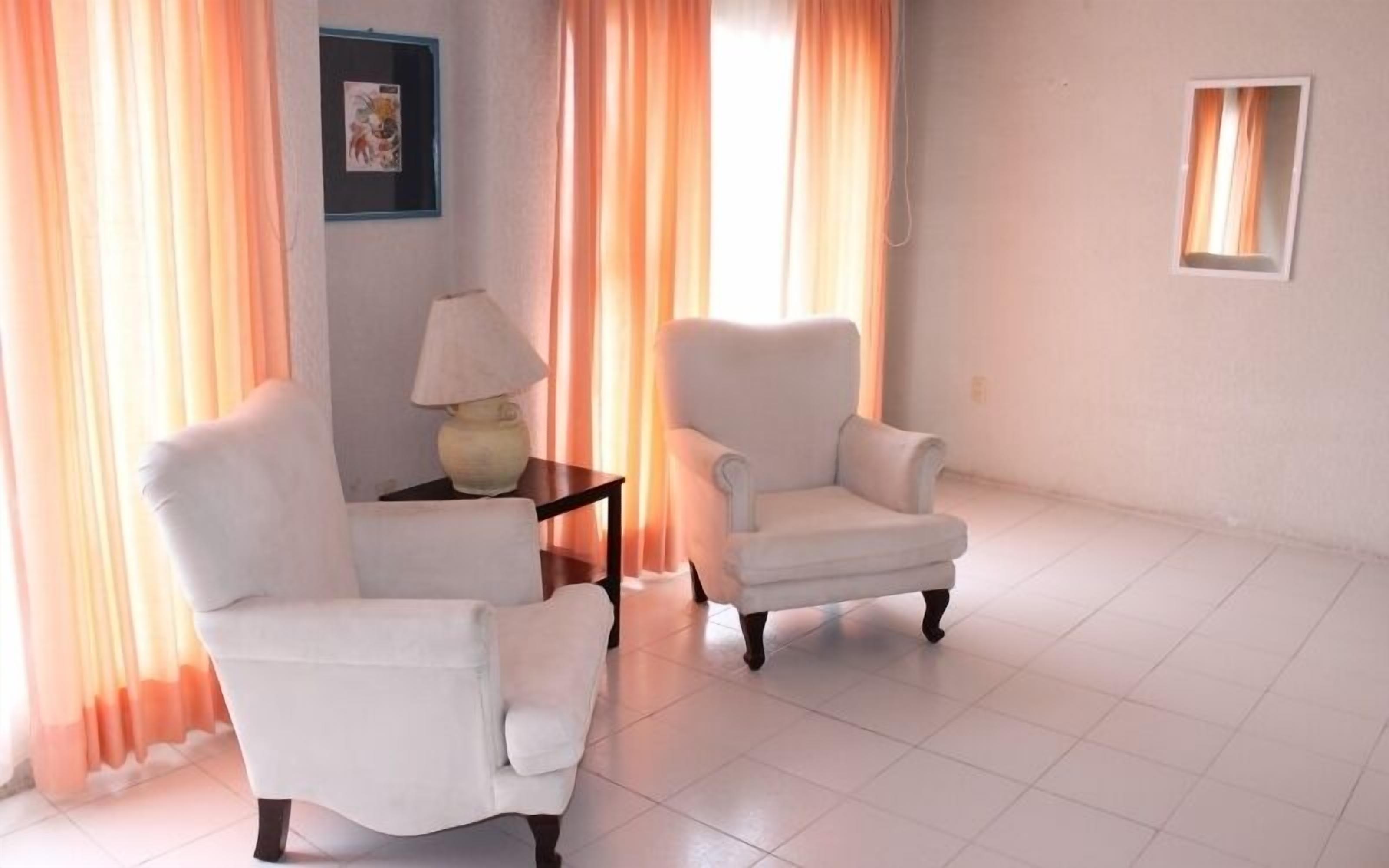 ホテル グラシア 口コミ 部屋写真 料金 お得情報 エクスペディア