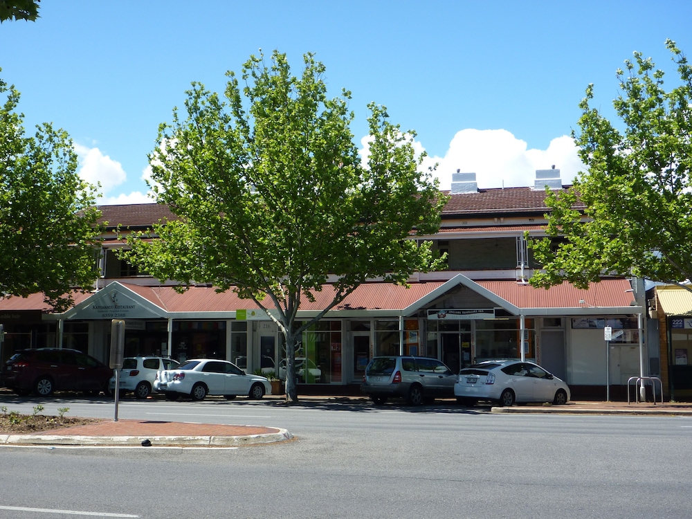 Adelaide Travellers Inn – Hostel
