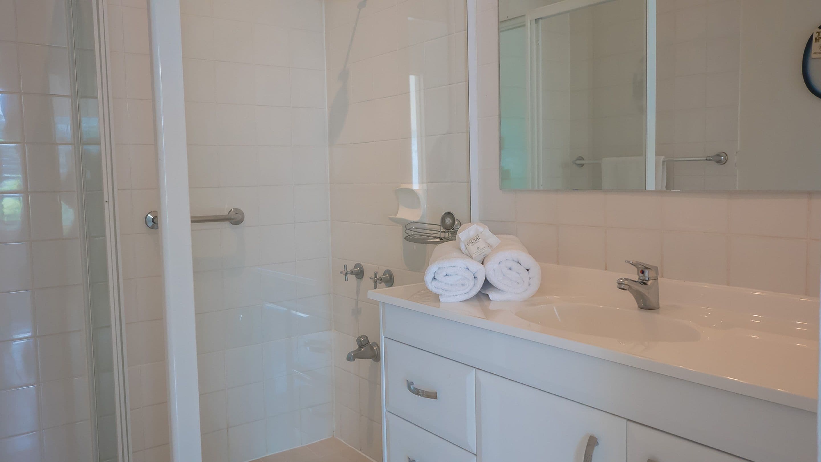 Pacific Plaza Apartments