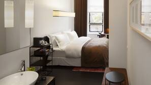 Egyptian cotton sheets, premium bedding, pillow-top beds