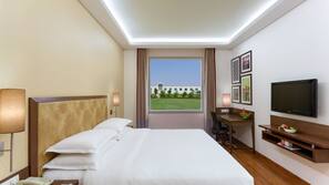 Premium bedding, down duvet, Select Comfort beds, minibar