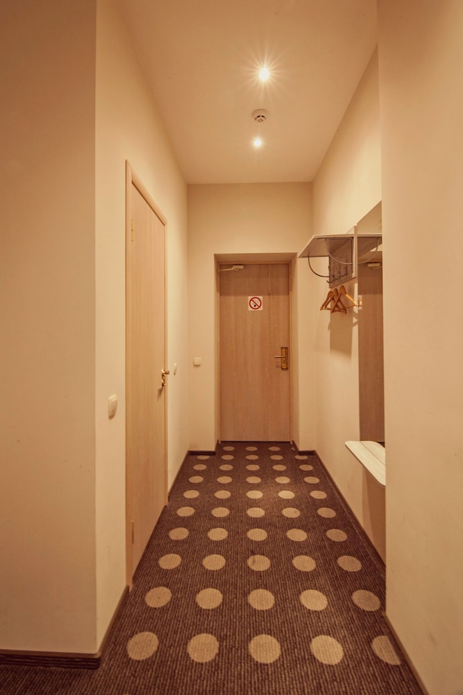 Photo - Ambassador Plaza