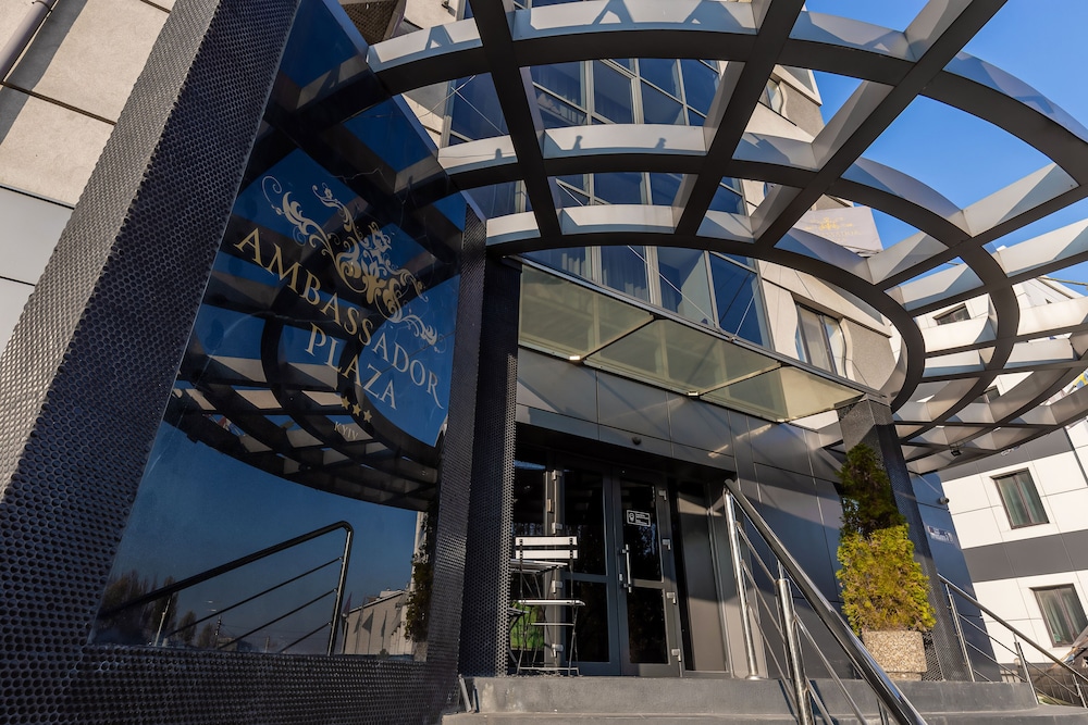 Photo - Ambassador Plaza