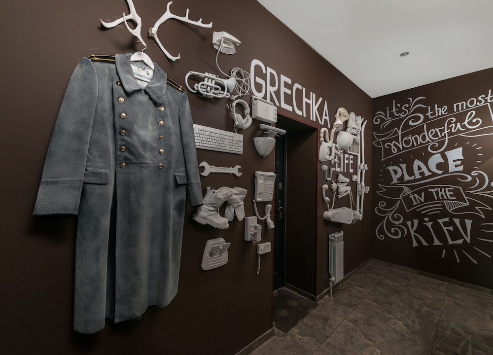 Photo - Ambassador Plaza