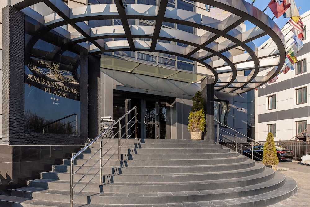 Photo - Ambassador Plaza