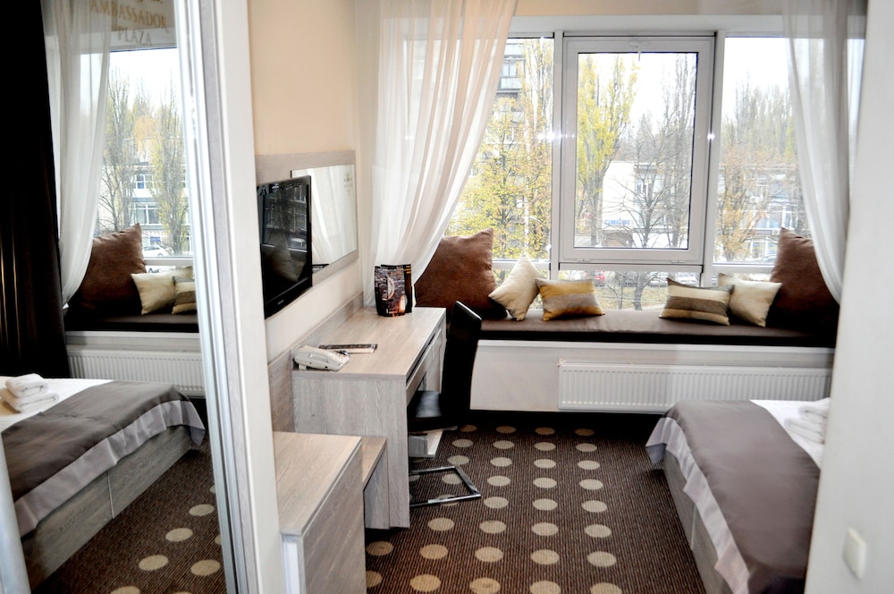 Photo - Ambassador Plaza