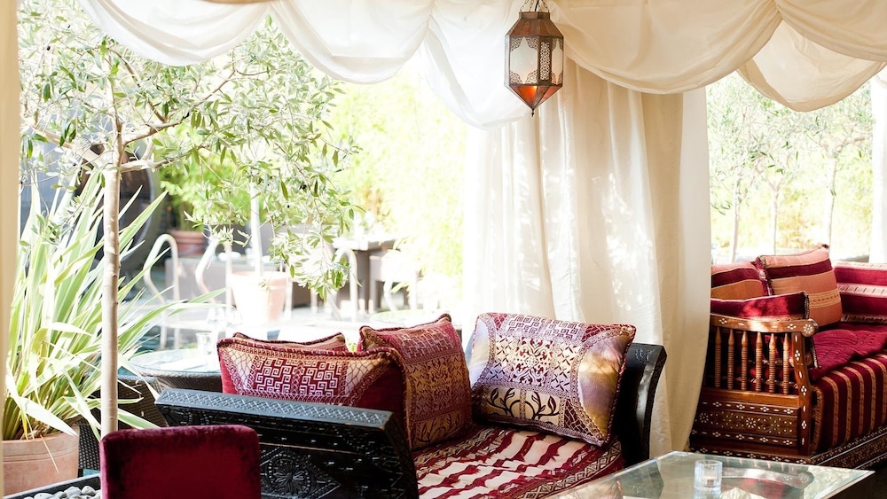 last minute hotel deals beaconsfield