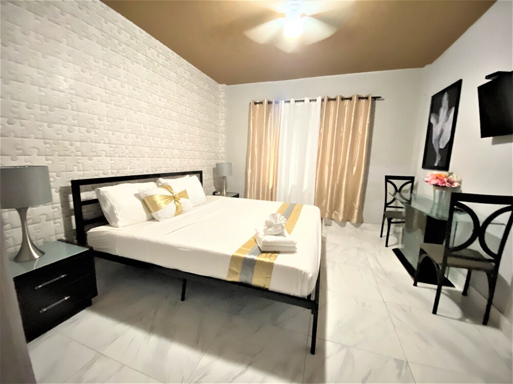 Notebook Miami Beach in Miami Best Rates & Deals on Orbitz