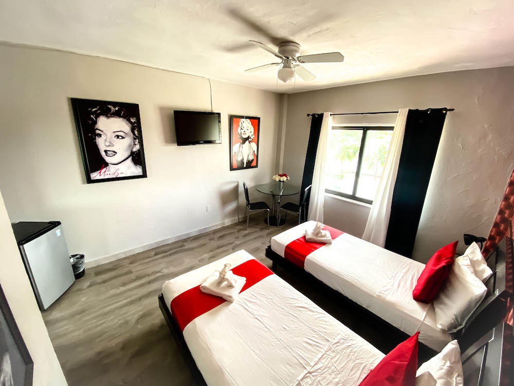 Notebook Miami Beach in Miami Best Rates & Deals on Orbitz