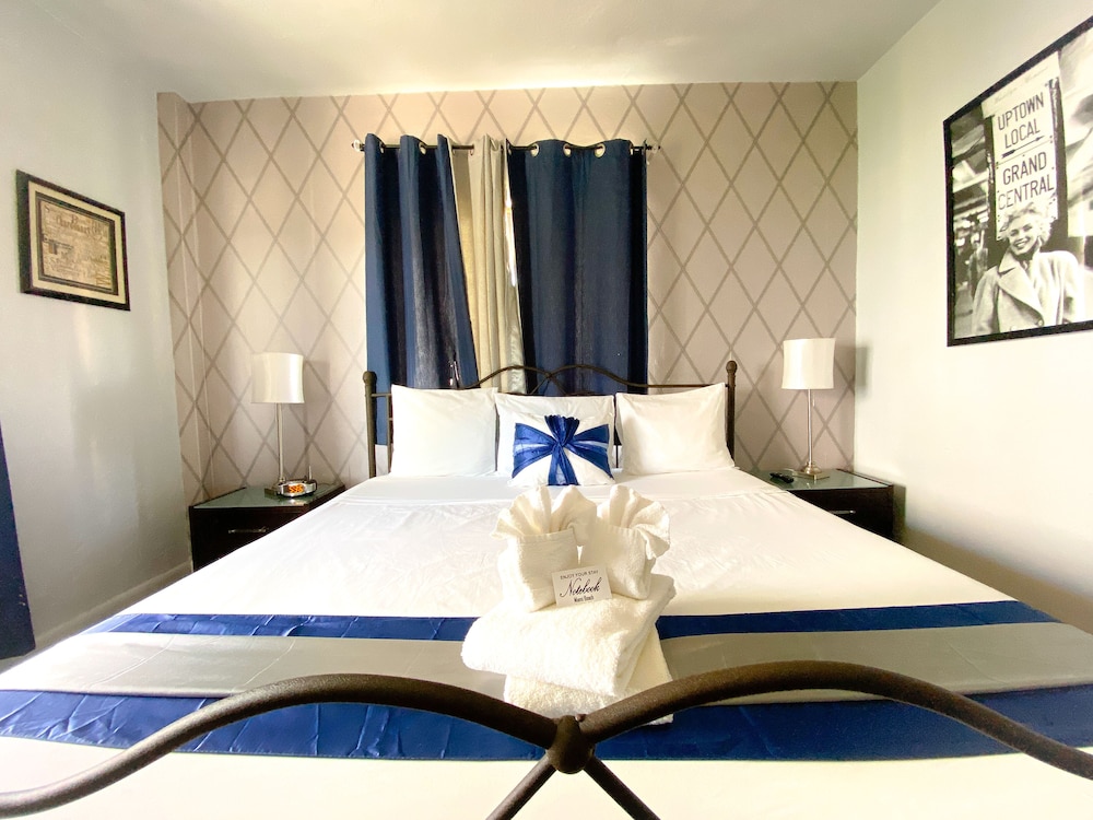 Notebook Miami Beach in Miami Best Rates & Deals on Orbitz