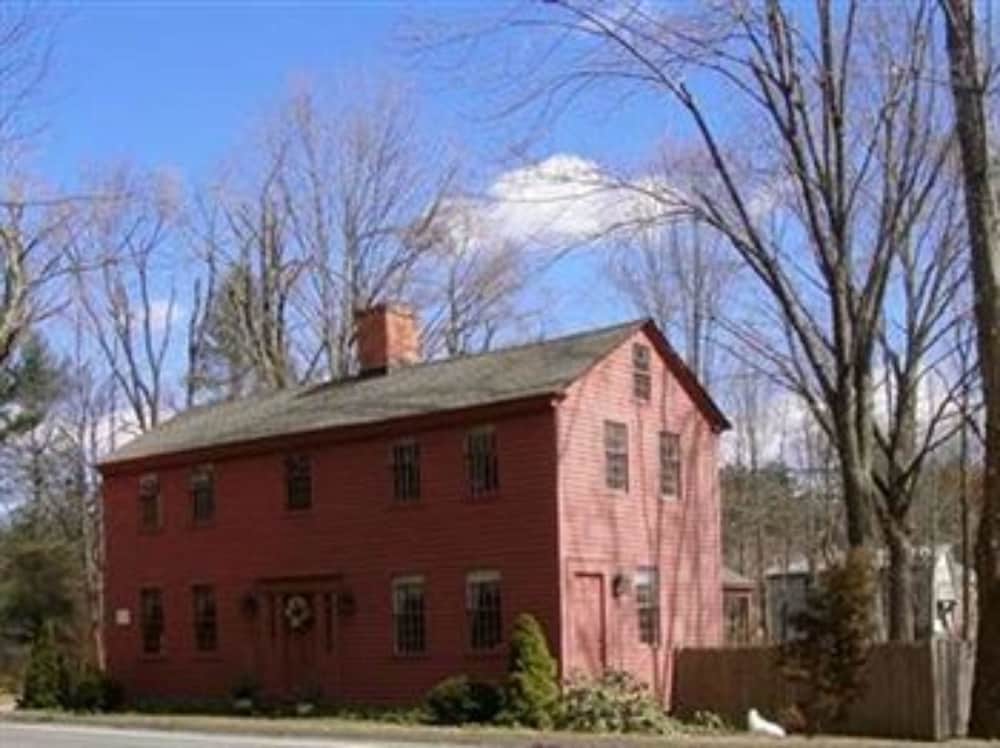 Green Acres B&B in Simsbury, United States