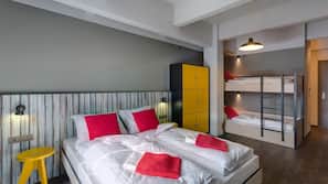 Een kluis op de kamer, een bureau, gratis wifi, beddengoed