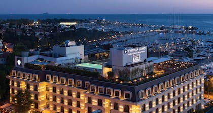 Wyndham Grand Istanbul Kalamis Marina Hotel
