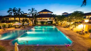 Outdoor pool, pool umbrellas