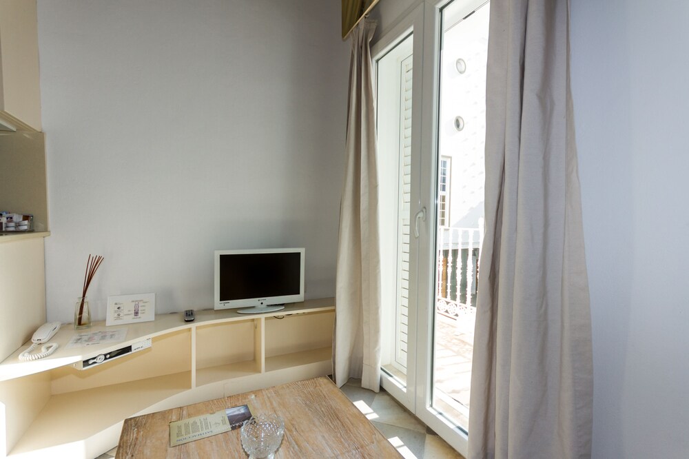 Photo - La Casa de la Favorita