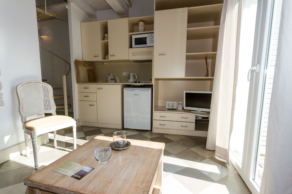 Photo - La Casa de la Favorita